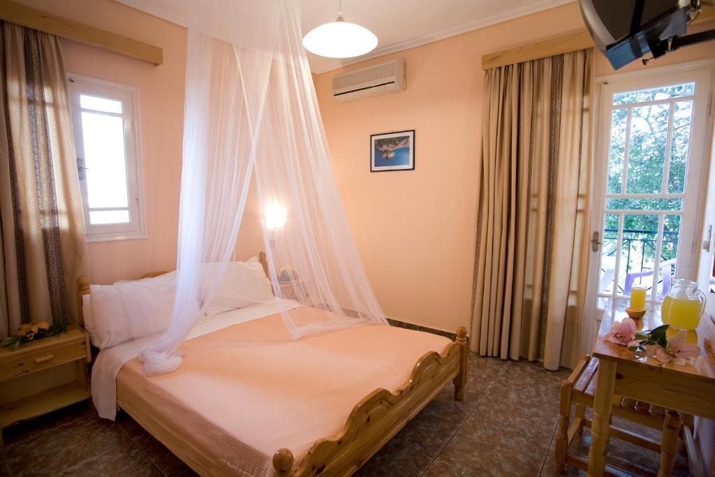 Pansion Filoxenia Apartments & Studios Tsoukaládhes Quarto foto