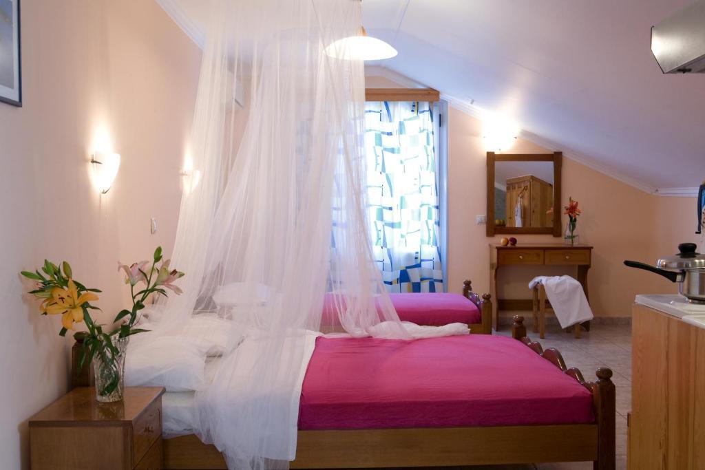 Pansion Filoxenia Apartments & Studios Tsoukaládhes Quarto foto