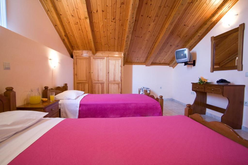 Pansion Filoxenia Apartments & Studios Tsoukaládhes Quarto foto